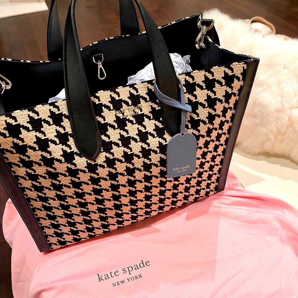 100% authentic Kate Spade black and white checkered tote w/leather trim & handle